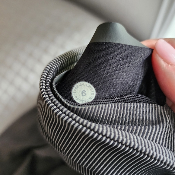 LULULEMON BASE-PASE TIGHT - Picture 5 of 5